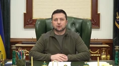 Som v Kyjeve, neschovávam sa, nebojím sa vás, odkázal Zelenskyj Rusom