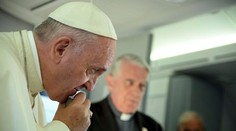 Pápež: Nie je správne hovoriť o "násilnom, teroristickom" islame