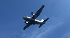 Pozrite si pristátie lietadla s utečencami z Afganistanu na letisku v Kuchyni