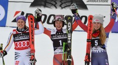 Nórka Mowinckelová sa teší z prvého triumfu v SP, Shiffrinová obhájila veľký glóbus