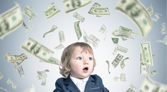 Malé deti pomaľovali a vyhodili z okna tisíce rubľov