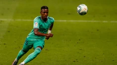 Vinícius Júnior bol terčom rasistickej narážky. Podporu mu vyjadrilo viacero slávnych krajanov