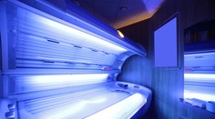 Ministerstvo chce deťom do 18 rokov zakázať opaľovať sa v soláriách