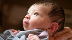 Matka sama nafotila priebeh pôrodu a príchod dcérky na svet