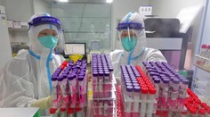 Čína trestá za nezvládnutie novej vlny pandémie. O prácu prišli aj vysokopostavení úradníci