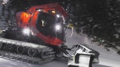 Adrenalínovú prácu v samote hôr by nevymenili za nič. Ratrakári ukázali svoj deň