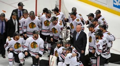Chicago je späť vo finále! Hossa dal kontroverzný víťazný gól