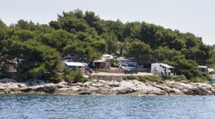 Z Chorvátska ich vyhnala invázia hmyzu. Turisti namiesto dovolenky utekali domov či do nemocnice