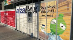 Mali by sa báť poštári o prácu? Klasických doručovateľov začali nahrádzať výdajné boxy