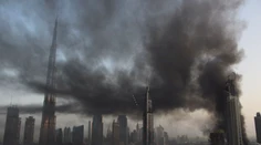 Veľký požiar v Dubaji. Nad mestom sa vzniesli kúdoly hustého dymu