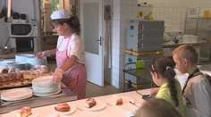 Škôlkári budú mať obedy zadarmo od januára, žiaci od septembra
