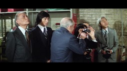 Ani z voza, ani na voz