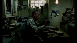 Příliš hlučná samota