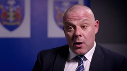 8. epizóda - Jayden Parkinson