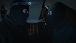 1. epizóda - Domáce väzenie