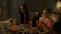 V zajatí dokonalej rodiny