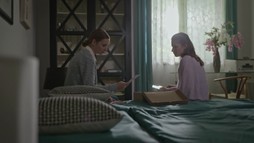 V zovretí - trailer