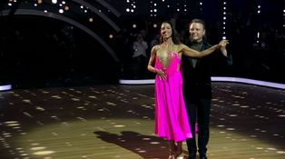 6. kolo: Zuzana Porubjaková a Ján Tribula - waltz/salsa: You're My World, Turn The Beat Around