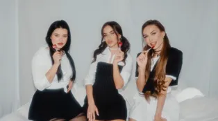 Kostolný gang? Stanka, Anet a Nicole ako sexy školáčky