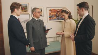 Gréta musí odpovedať Holubcovi, či je náhrdelník pravý alebo nie