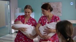 V role mamičky je ako nováčik: Musí si zadeliť, kedy a ktoré bábätko kŕmiť ako prvé