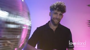 Tvrdohlavý a mysteriózny ITčkár. Jan už neverný bol, ale odpustiť ju nedokáže