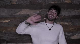 Matúš pozdravuje Lenkinu babku