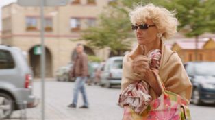 Po divokej žúrke prišlo vytriezvenie! Česká hviezda skončila len v podprsenke