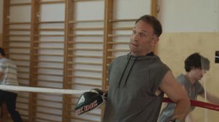 Uff, tá sadla. Samo dostal nakladačku!