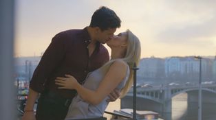 Nežné dotyky a vášnivé bozky. Po Ruži pre nevestu si k sebe predsa našli cestu