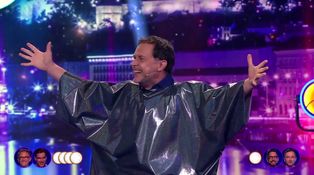 Juraj Kemka kolegu nešetril, poriadne mu to natrel