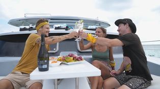 Luxus a zábava: Martin, Nika a Mikýř vypustili paru