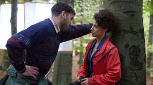 Mal k nej až príliš blízko: Rasťo Zvara v Sľube prekvapil odvážnou scénou