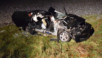 Opitý muž sadol za volant. Po náraze auta do stromu zahynula žena (†41), jej syn je ťažko zranený