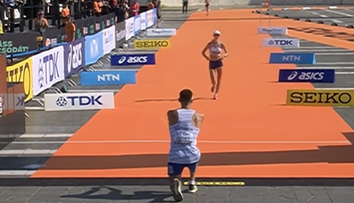 VIDEO: Preteky nevyhral, ale srdce budúcej manželky áno. Slovák vymyslel nádhernú žiadosť o ruku