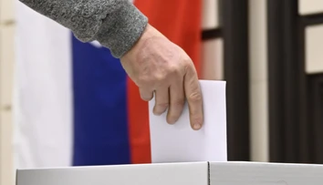 Prvé kolo prezidentských volieb nás čaká už o jeden deň. Ešte v piatok si môžete vybaviť hlasovací preukaz
