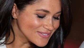 Meghan oslávila prvý Deň matiek.  Zverejnila movú fotku malého Archieho