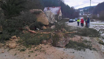 Brigita tvrdí, že sa druhýkrát narodila. Počas jazdy zasiahli jej auto padajúce skaly