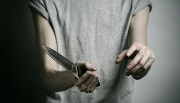 Študent v Nórsku útočil v škole kuchynským nožom, zranil štyri osoby