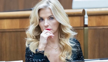Deti a mladí by mali byť chránení, uvádza ministerka kultúry. Zvažuje, že incident s Kuffom nechá prešetriť