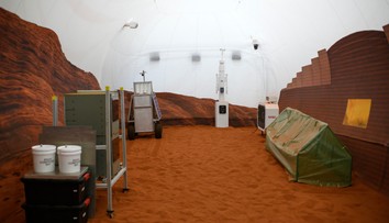 Koniec misie. Štyria dobrovoľníci po viac ako roku opustili zariadenie simulujúce pobyt na Marse