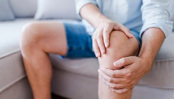 Príznaky, ktoré signalizujú artritídu. Neignorujte ich, včasná diagnostika vás ušetrí mnohej bolesti