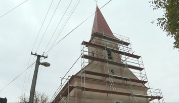 Malý zázrak v Jankovciach. Kostol rok po zemetrasení stále stojí a prišli aj dobré správy