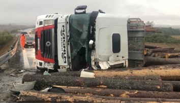 Tragická nehoda na rýchlostnej ceste R2. Polícia úsek uzavrela