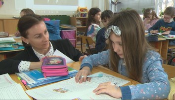 Pedagogickí asistenti ešte nevedia, či budú mať v septembri prácu. Prameň eurofondov na ich platy vysychá