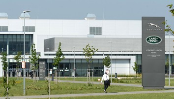 Nitriansky Jaguar zastavuje tento týždeň výrobu. Dôvodom je aj nedostatok čipov