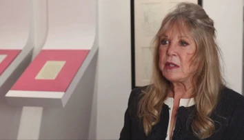 Jedna žena a dvaja muži. Modelka (80) draží listy od svojich slávnych exmanželov