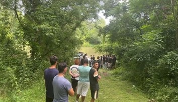 Na rieke Hron sú nasadení riečni policajti aj hasiči. Telá dvoch bratov stále nenašli