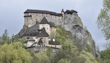 GALÉRIA: Veľká renovácia na Oravskom hrade. Vynovená fasáda veže vyvolala kontroverzné reakcie