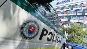 Sekretárka mala lustrovať policajtov, v skutočnosti vraj útvaru aj šéfovala